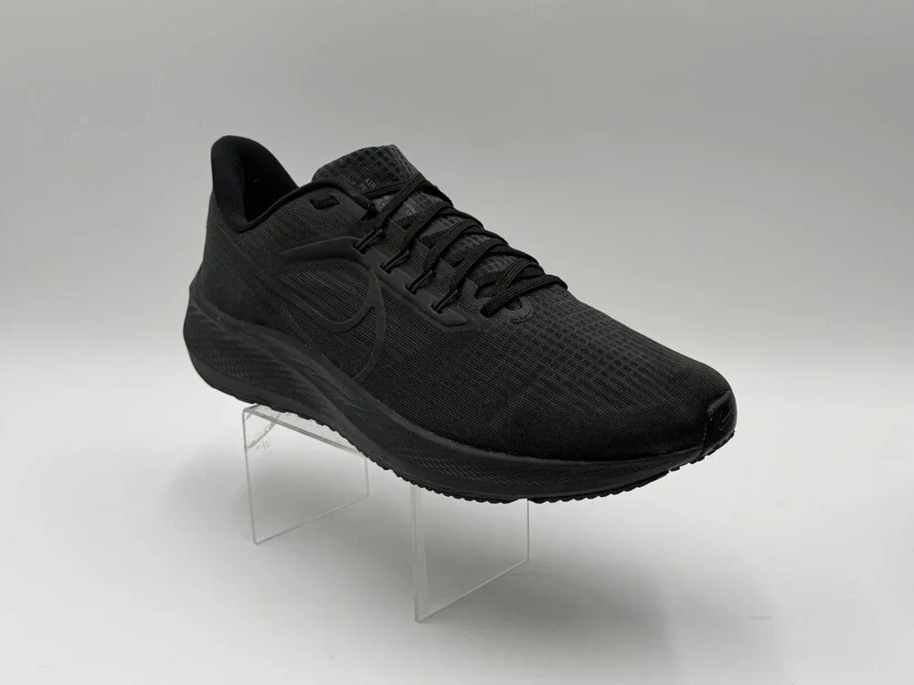 Nike Air Zoom Pegasus 40 Men’s Size 11.5 Running/Walking Shoes 'Triple Black'